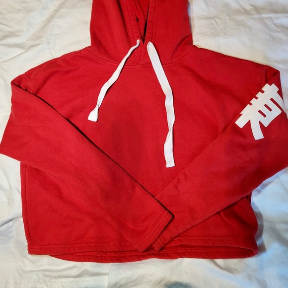 Red cropped hoodie with symbol on sleeve - Picture 2 of 6